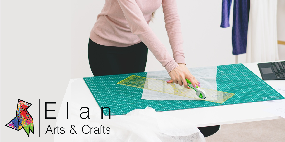 Video laden: Elan Rotary cutter, ruler and green cutting mat.